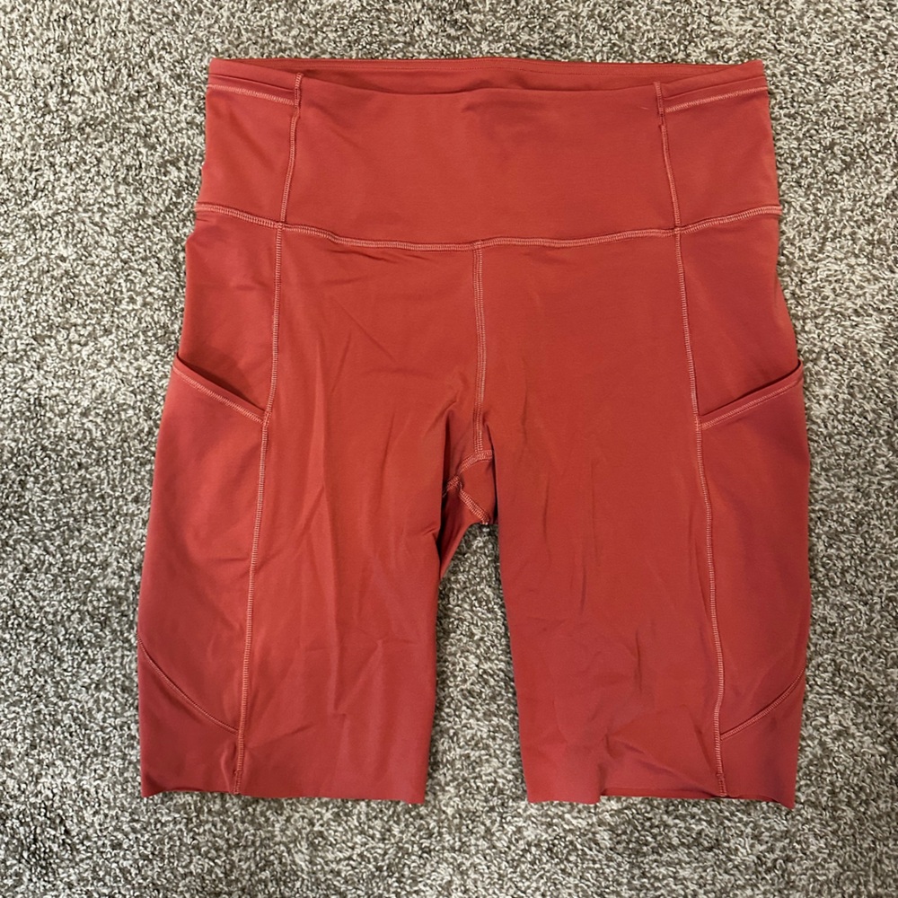 Lululemon Fast and Free biker shorts with pockets